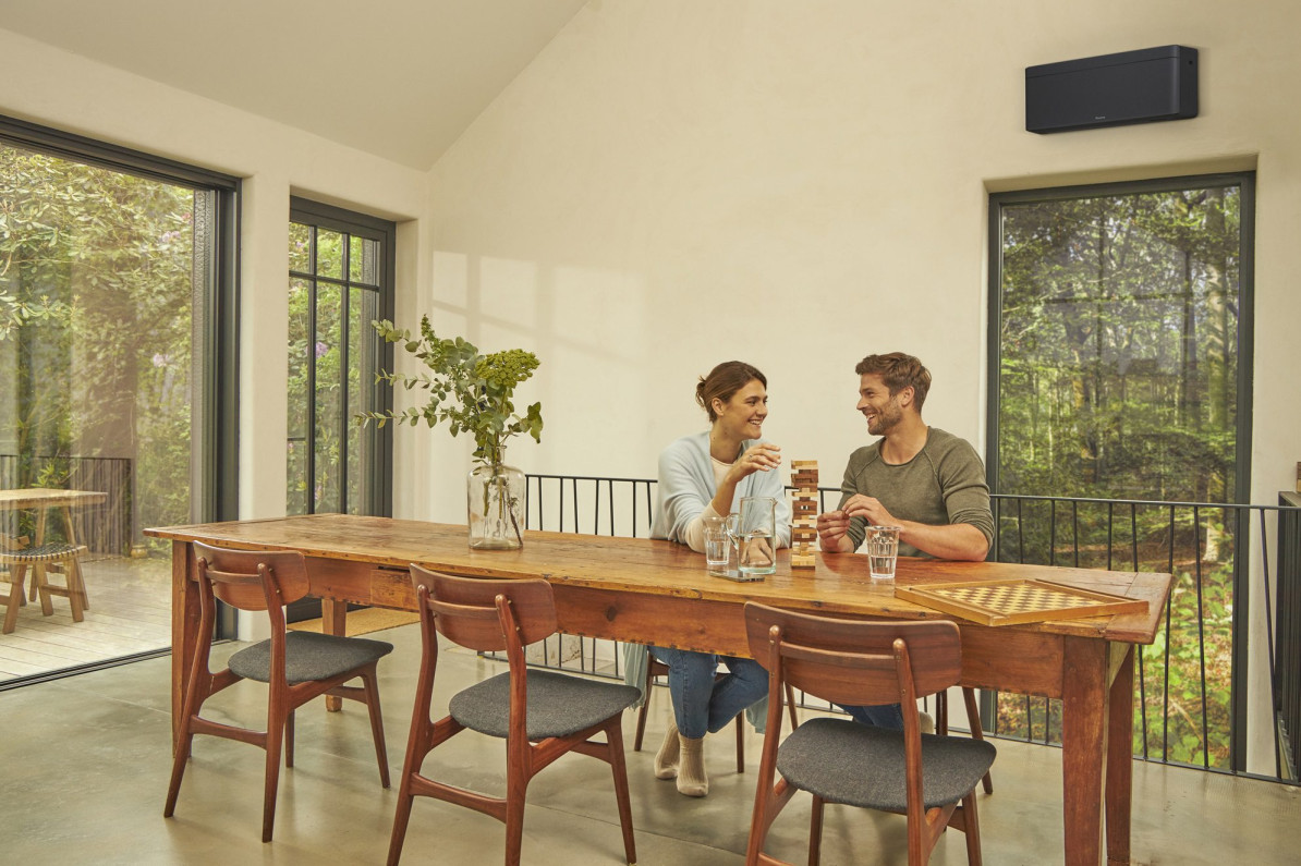 detail Daikin Stylish černá nástěnná jednotka klimatizace 1,5kW MULTISPLIT CTXA15CB