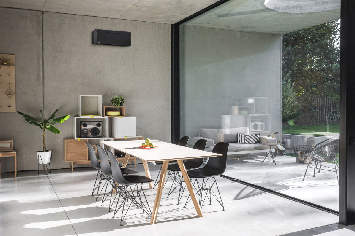 detail Daikin Stylish černá nástěnná jednotka klimatizace 1,5kW MULTISPLIT CTXA15CB